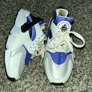 Nike Air Huarache White and Blue Sneakers